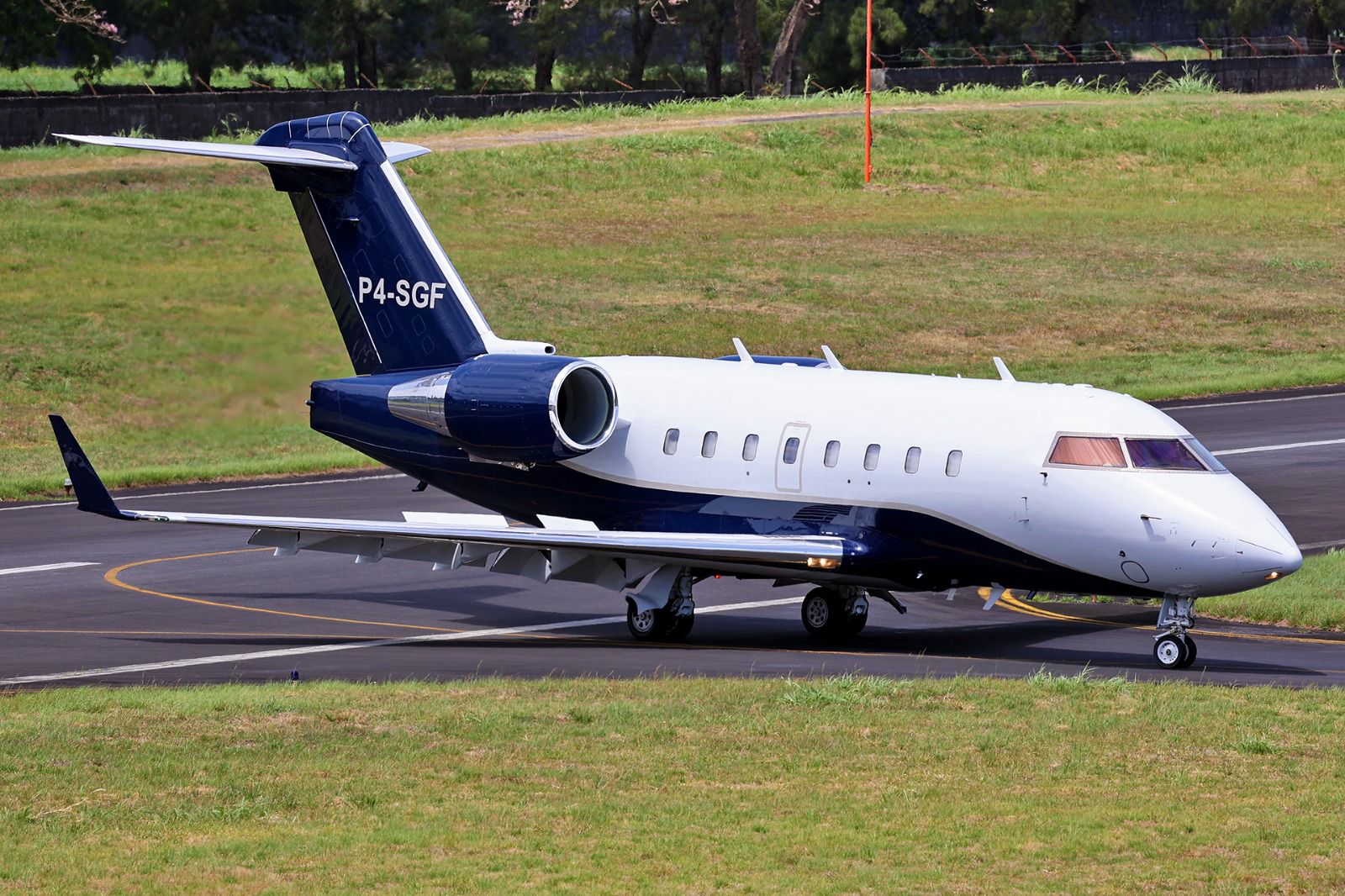 Bombardier Challenger 604